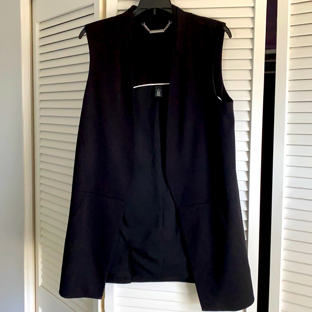 Black Sleeveless Open-Front Vest Jacket - Women's